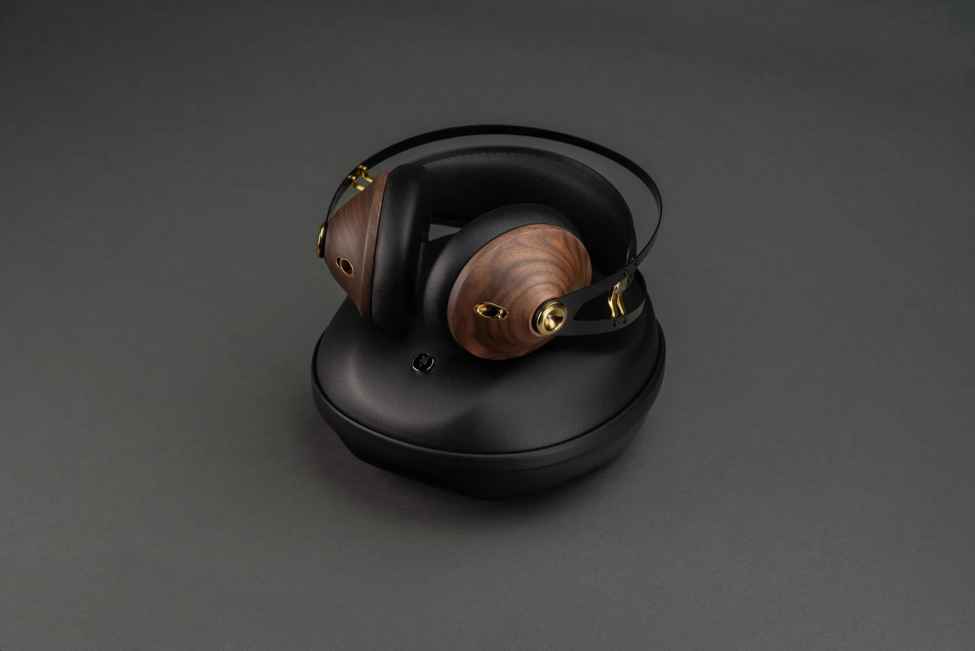Meze Audio 99 Classics Closed Back Headphones 2nd Gen - Image 35