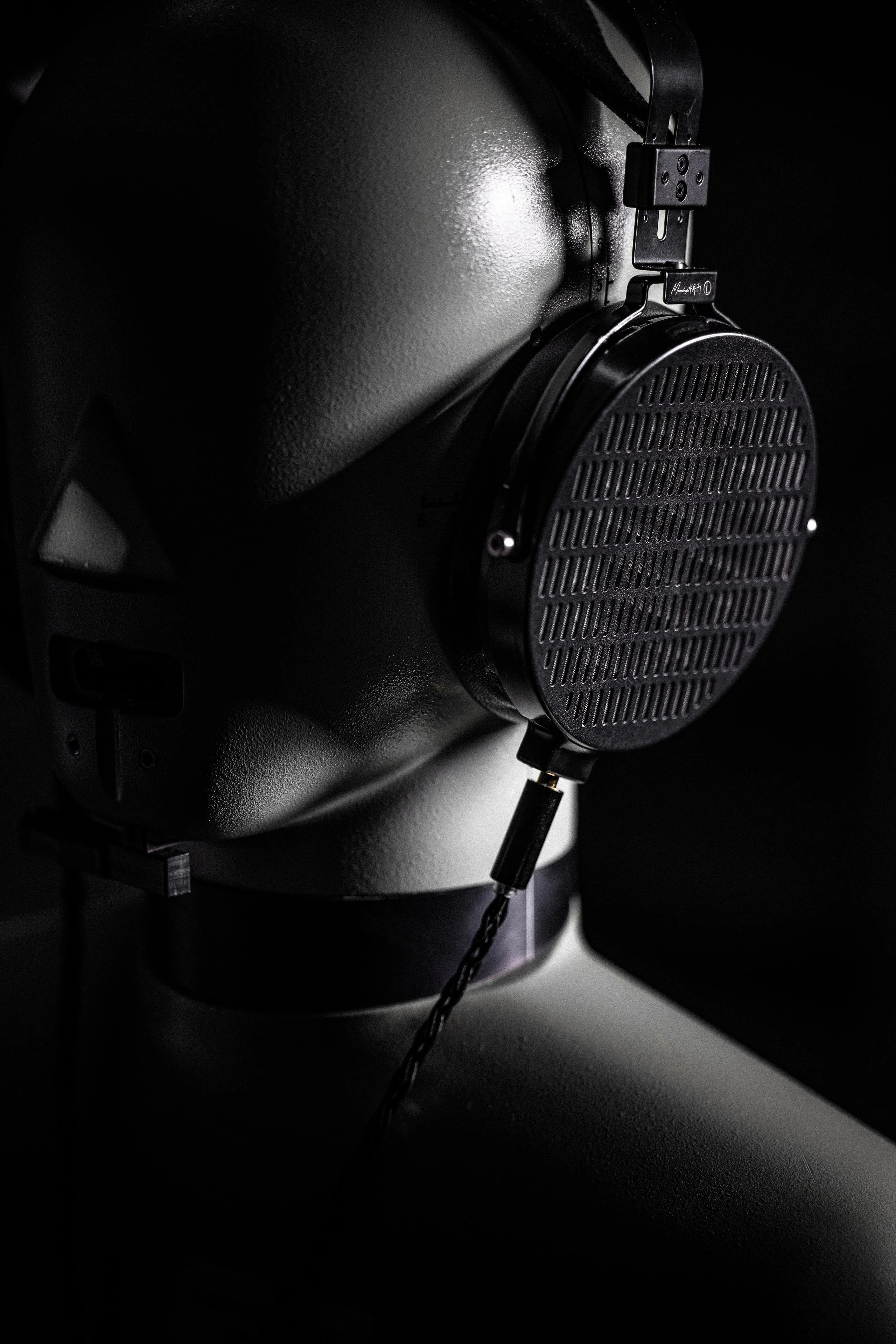 Moondrop Cosmo Flagship Nanoscale Ultra-thin 100mm Planar Magnetic Driver Headphone - Image 19