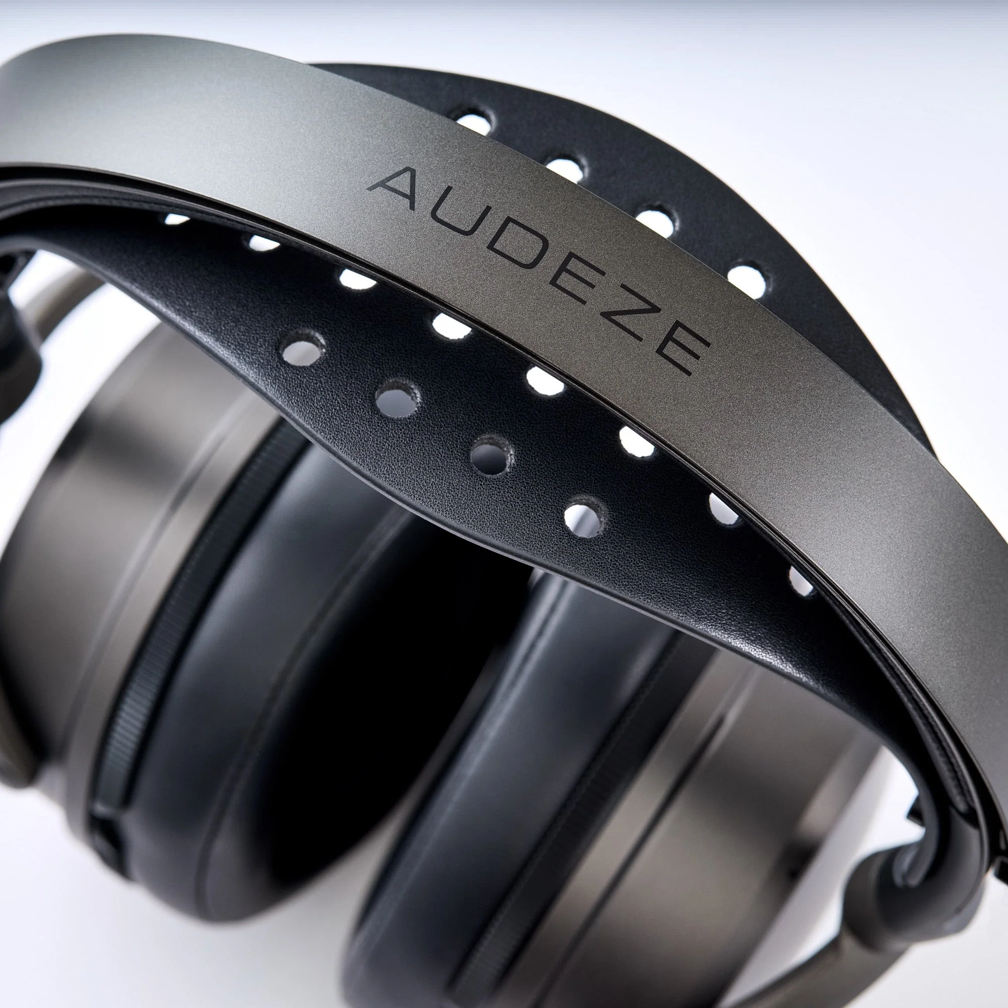Audeze Maxwell 2 Wireless Gaming Headset - Image 2