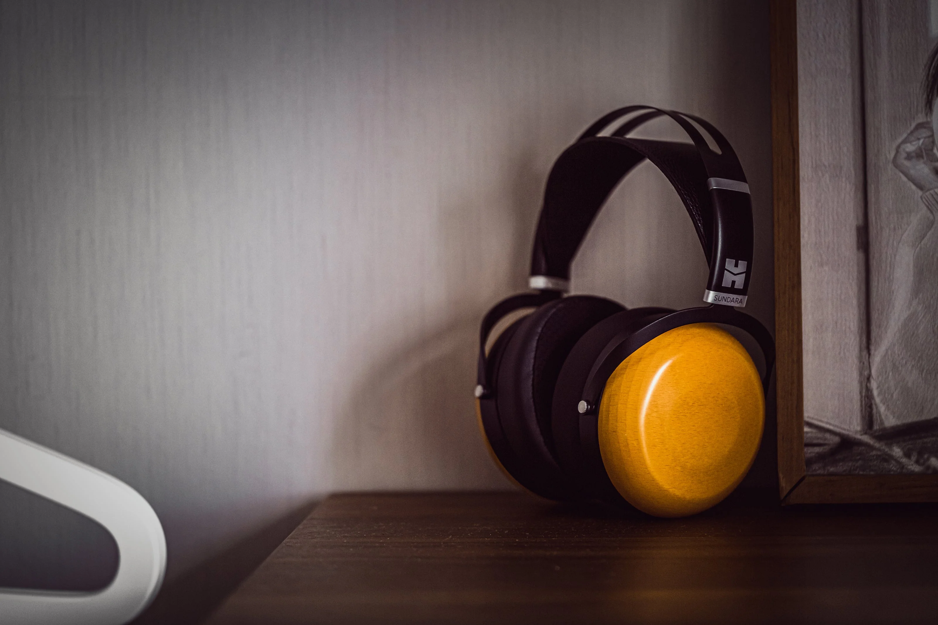 HIFIMAN Sundara Closed-Back Planar Magnetic Headphones - Image 17