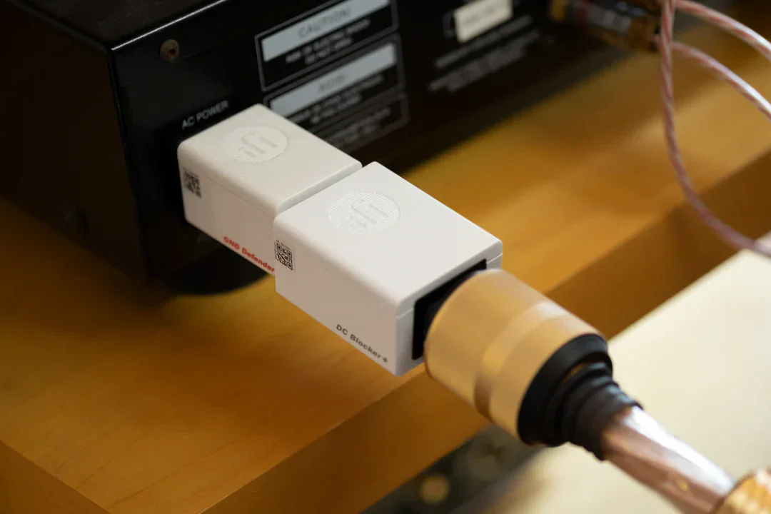 iFi Audio SilentPower DC Blocker+ Reduce Transformer Hum - Image 2