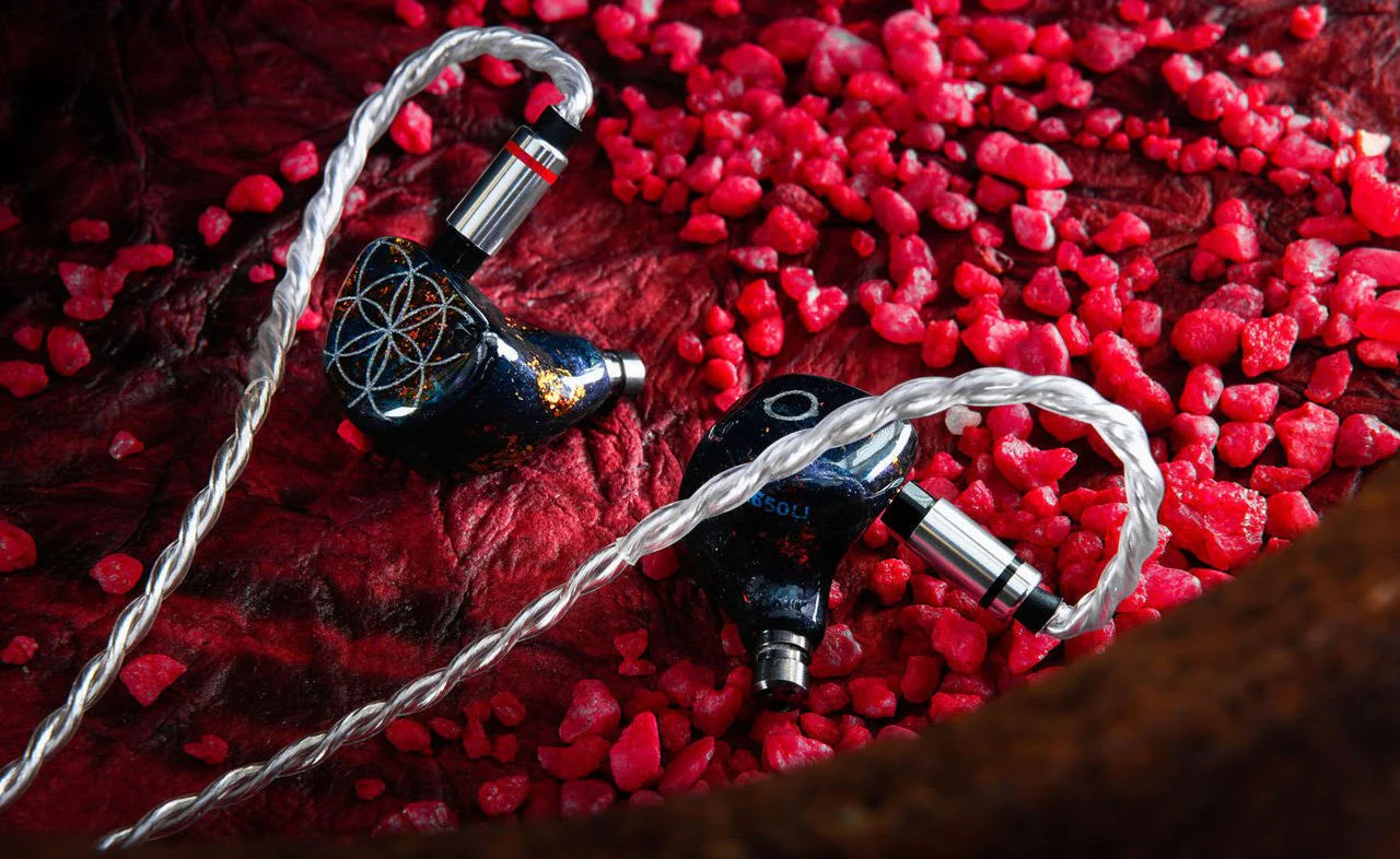 Lime Ears Pneuma IEMs - Image 3