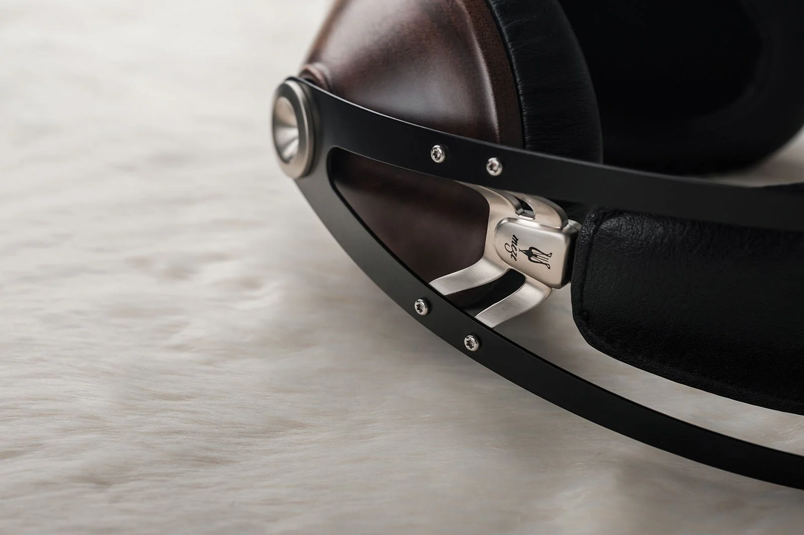 Meze Audio 99 Classics Closed Back Headphone - Image 4