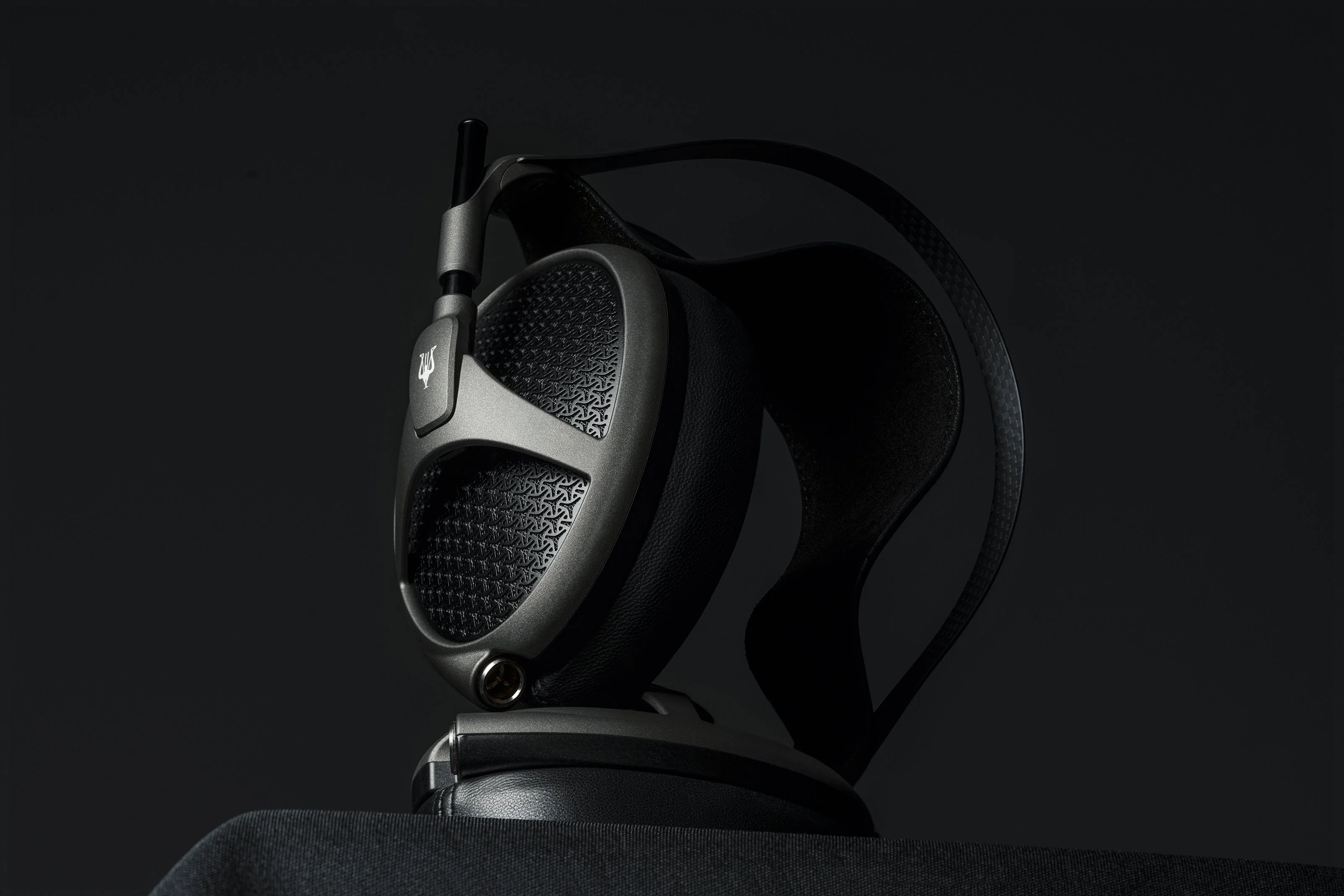 Meze ELITE Isodynamic Hybrid Array Headphone - Image 23