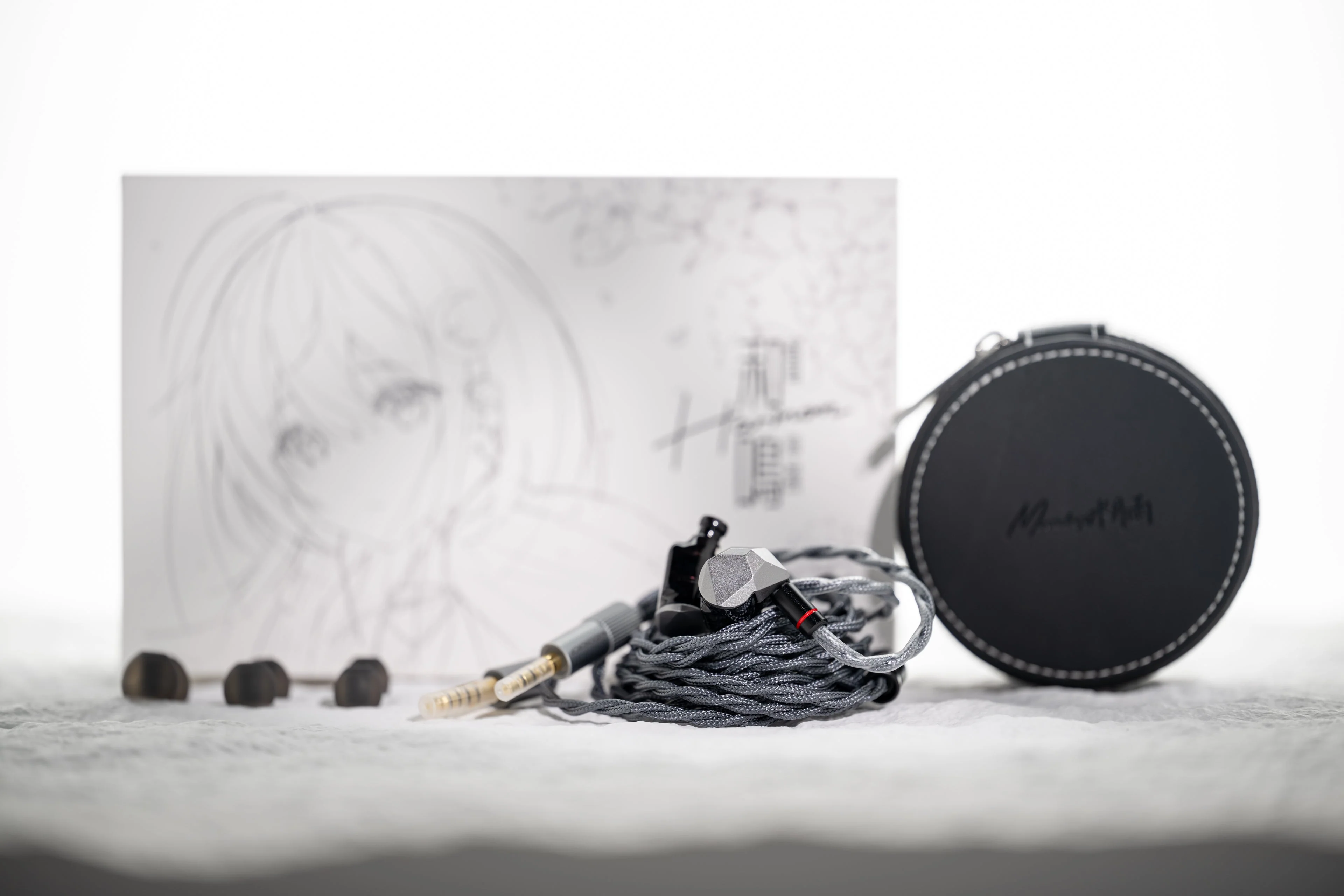 Moondrop Harmon Hybrid Dynamic Driver IEMs (In-Ear Monitors) - Image 7