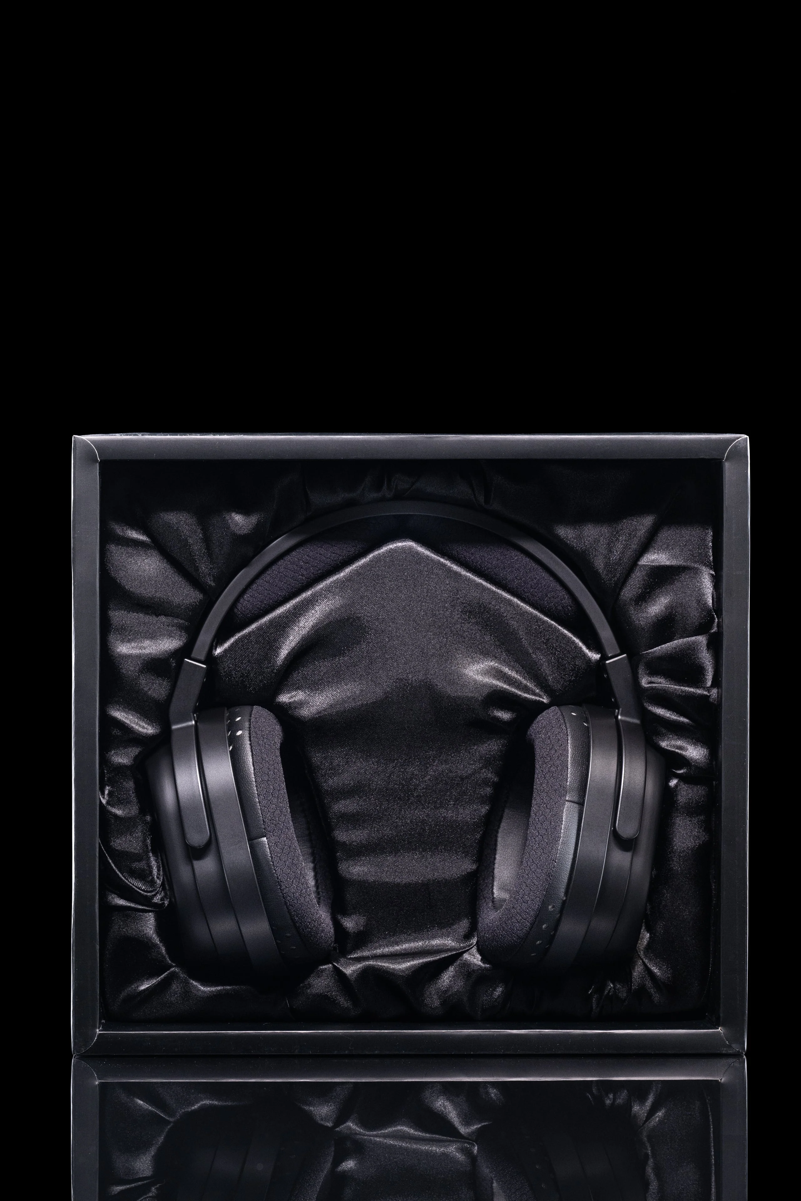 Moondrop Joker Professional Monitoring Closed-Back Dynamic Driver Full-Sized Headphones - Image 21
