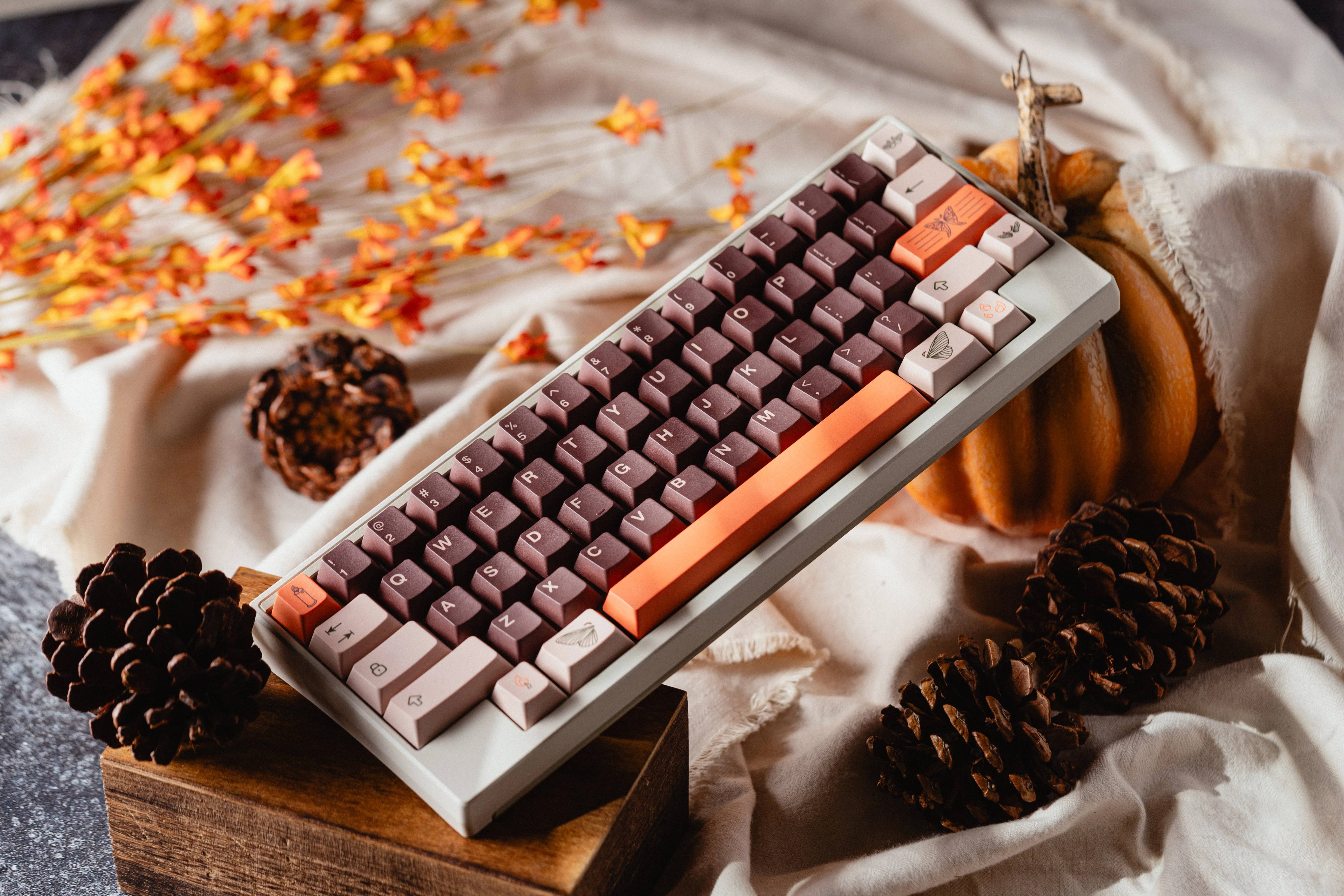 Moth & Flame Keycap Set - Image 18