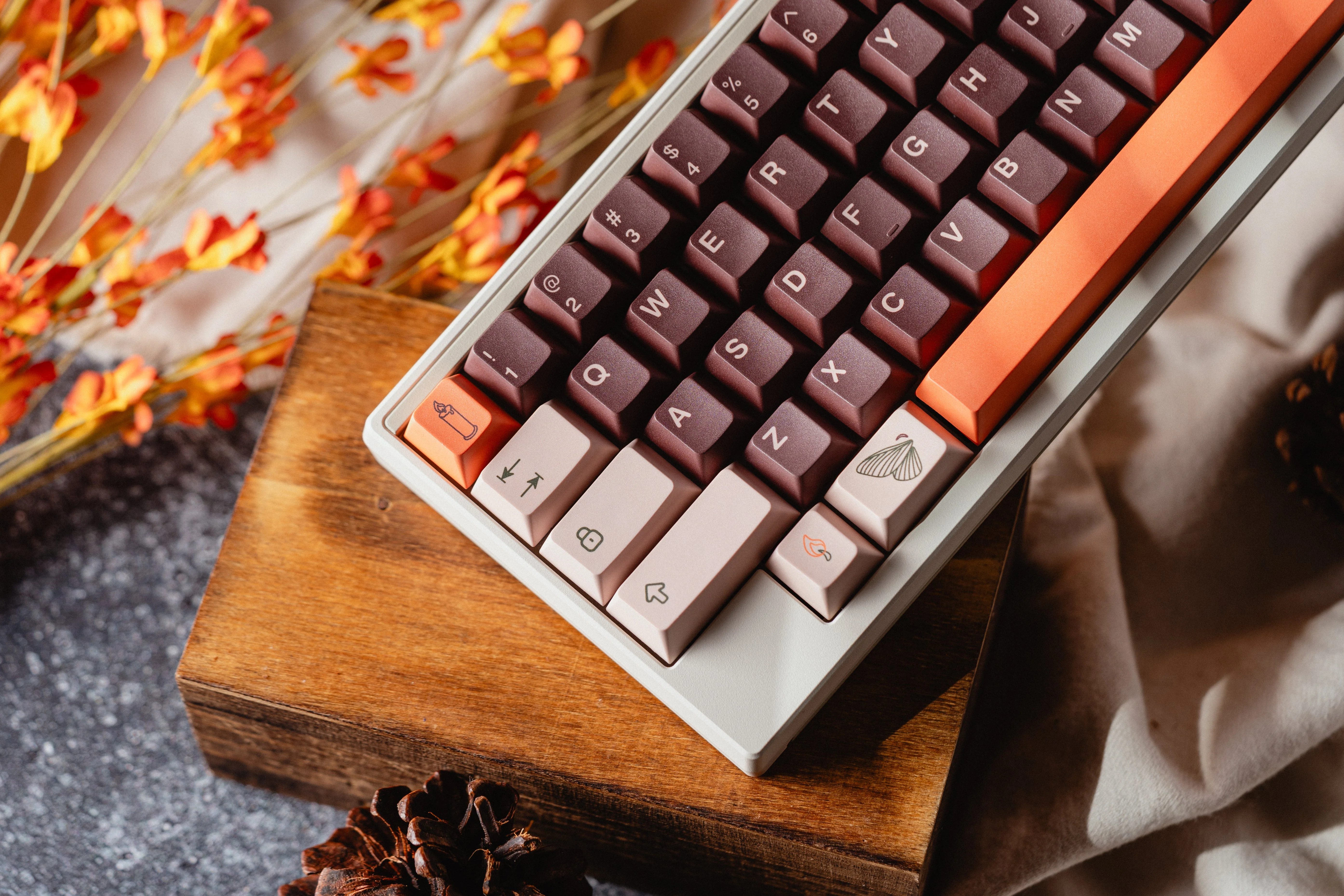 Moth & Flame Keycap Set - Image 19