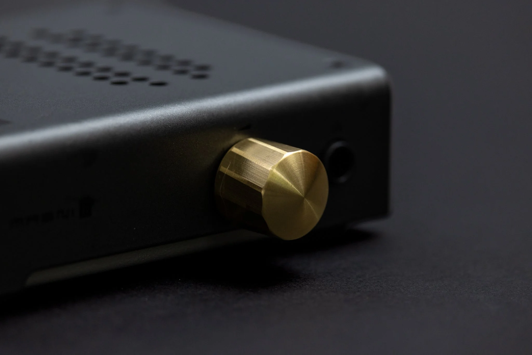 NITSCH x Schiit Magni Piety Headphone Amplifier - Brass Knob Limited Edition - Image 3