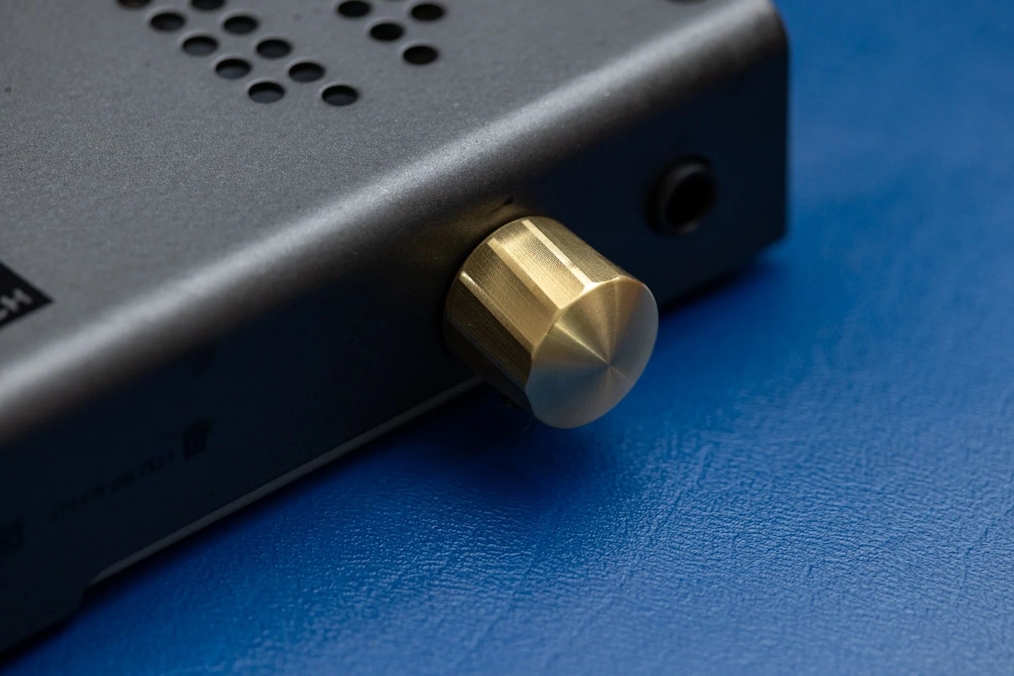 NITSCH x Schiit Magni Piety Headphone Amplifier - Brass Knob Limited Edition - Image 4
